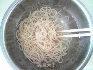 【海米葱油拌面】的做法步骤：7