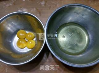 抹茶戚风蛋糕的做法步骤：2