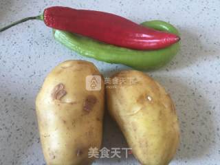 酸辣土豆丝的做法步骤：1