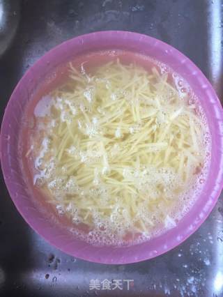 酸辣土豆丝的做法步骤：2