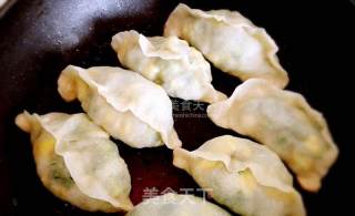 韭菜鸡蛋煎饺的做法步骤：6