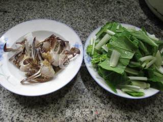 螃蟹小白菜汤的做法步骤：1