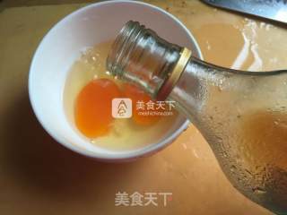 鸡蛋炸酱面的做法步骤：2