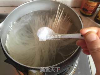 鸡蛋炸酱面的做法步骤：8