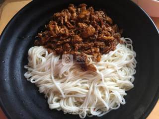 鸡蛋炸酱面的做法步骤：11