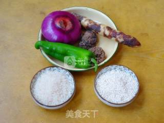 香菇腊肠焖饭的做法步骤：1