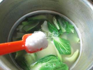 青菜土豆龙骨汤的做法步骤：10