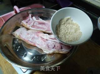 【盐焗猪蹄】的做法步骤：1