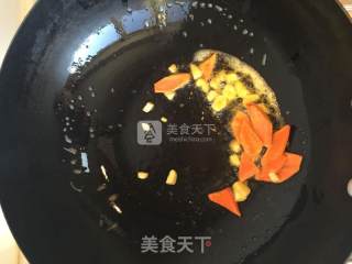 椒盐蚕蛹的做法步骤：6