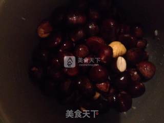 电饭煲糖炒栗子的做法步骤：2
