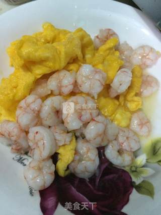 虾仁鸡蛋炒花菜的做法步骤：5