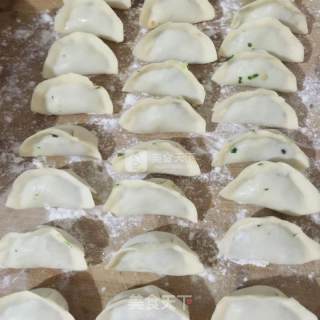 香菇青菜虾肉水饺的做法步骤：7