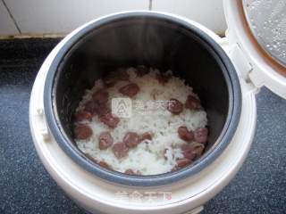青稞香肠饭—有肉有菜有粗粮 30分钟搞掂早餐的做法步骤：7