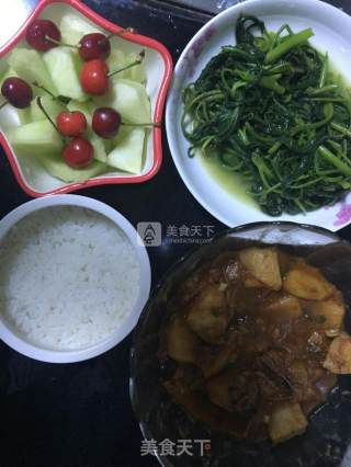 牛腩盖浇饭的做法步骤：1