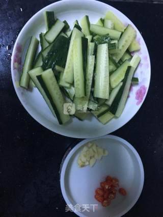 香煎黄瓜的做法步骤：1