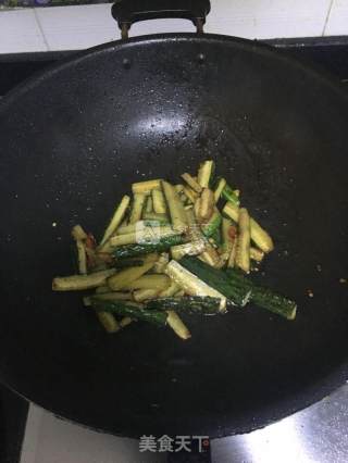 香煎黄瓜的做法步骤：5