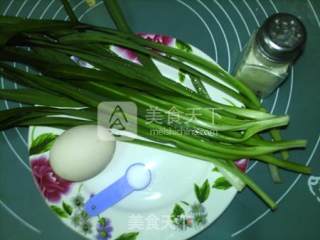 亚麻籽油韭菜蛋饼的做法步骤：1