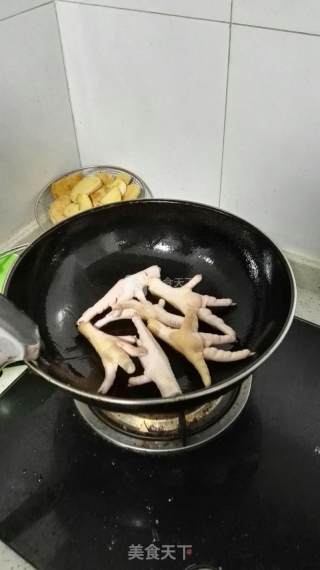 肉蟹煲的做法步骤：3