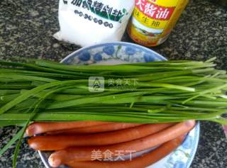 韭菜炒干肠的做法步骤：1