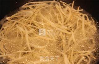 素鱼香肉丝的最新创新素心居静青山客做法的做法步骤：3