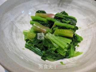奇亚籽菠菜瘦身小凉菜的做法步骤：1