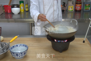 饸饹面的做法“图解”玉米面饸饹的做法步骤：8