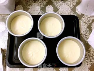 可爱的迷你四寸戚风蛋糕的做法步骤：17