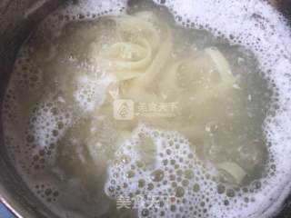 红烧牛肉面（就是面条脑袋，爱吃面到极致）的做法步骤：9
