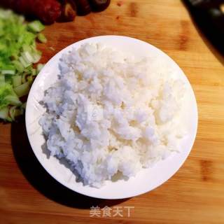 腊肠香菇菜饭的做法步骤：1