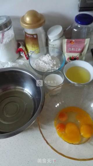 芒果慕斯蛋糕的做法步骤：1