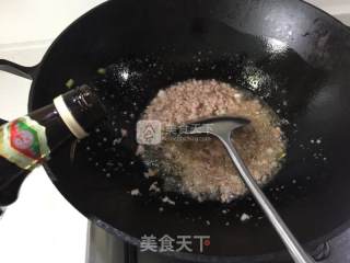 【豌豆肉末炒面】的做法步骤：7