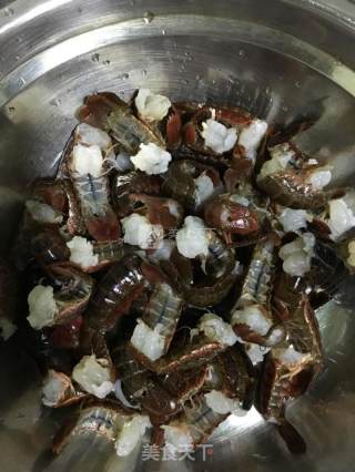 麻辣紫苏小龙虾的做法步骤：1