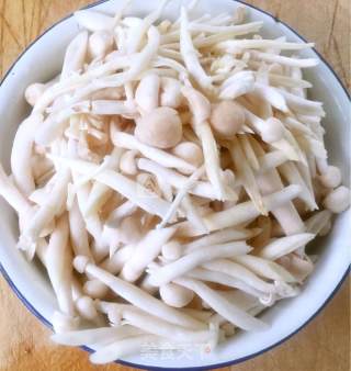 彩椒恋上茶树菇的做法步骤：2