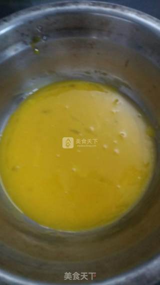 电饭锅南瓜葡萄干戚风蛋糕的做法步骤：5