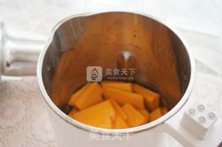 奶油南瓜汤的做法步骤：1