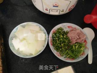 家常炒肉的做法步骤：1