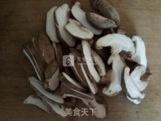 香菇炒白菜的做法步骤：2