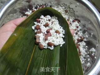 蜜枣红豆糯米粽的做法步骤：5