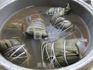 蜜枣红豆糯米粽的做法步骤：11