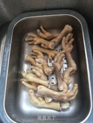 红烧凤爪的做法步骤：3