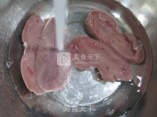 蒜薹炒猪腰的做法步骤：2