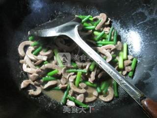 蒜薹炒猪腰的做法步骤：8