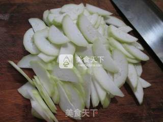 虾皮千张煮长瓜的做法步骤：3