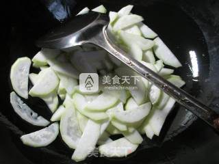 虾皮千张煮长瓜的做法步骤：6