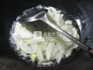 虾皮千张煮长瓜的做法步骤：7