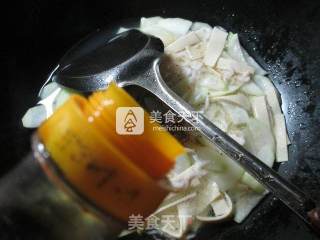 虾皮千张煮长瓜的做法步骤：9