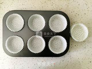 纸杯蛋糕的做法步骤：2