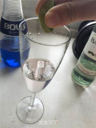 海之蓝鸡尾酒的做法步骤：5