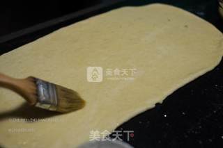 巧克力双色奶香花卷的做法步骤：6