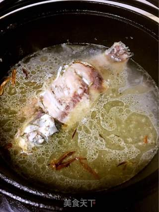 豆腐炖鲫鱼的做法步骤：3